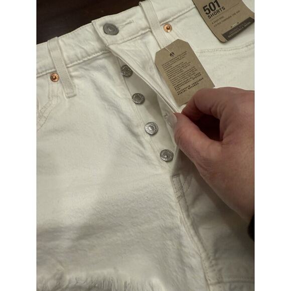 Levi’s 501® Original Fit High Rise Womens Shorts Sz 30 White Raw Frayed Hem NWT - Picture 3 of 11